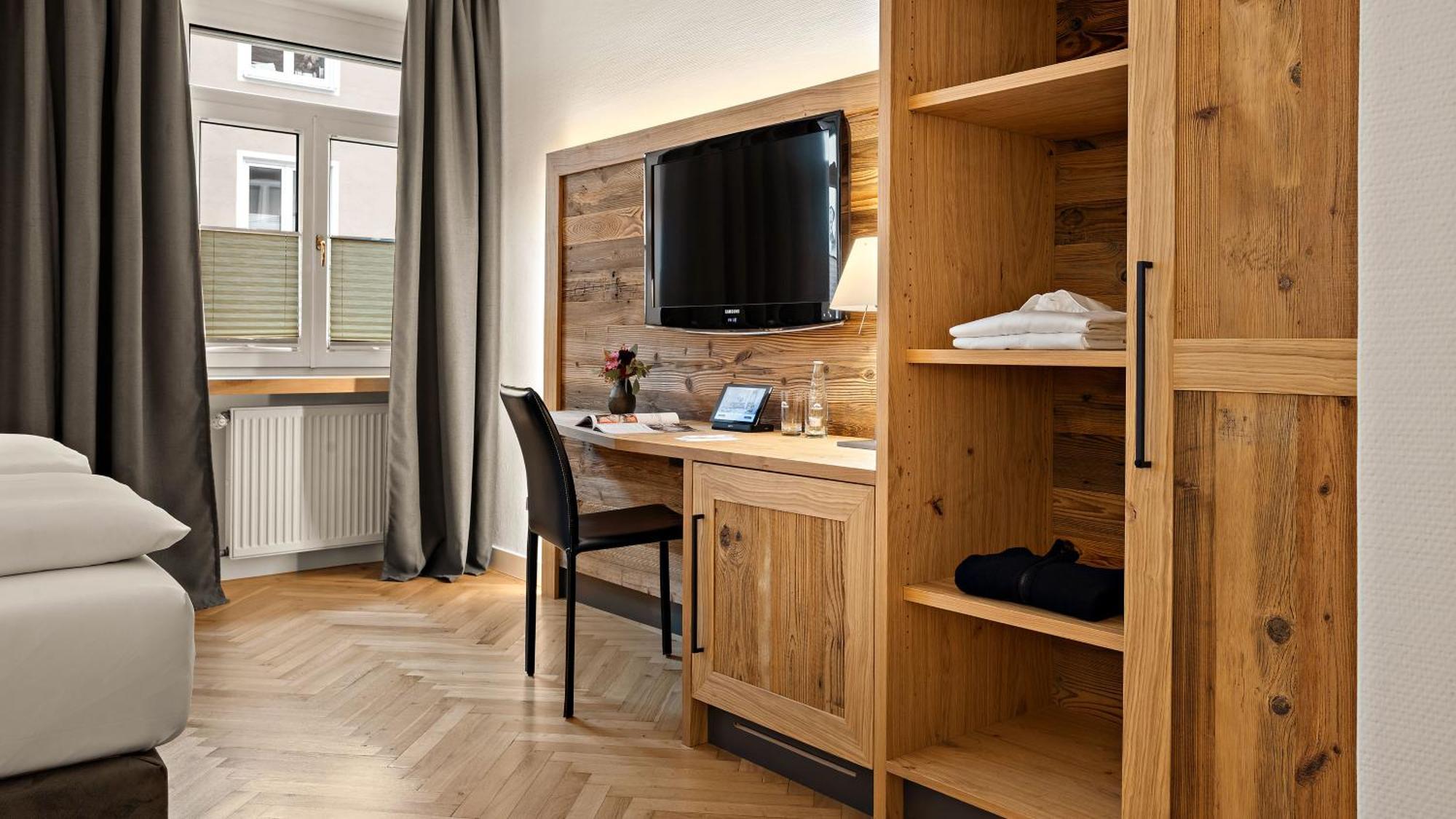 Alpen Hotel Muenchen — Photos 1